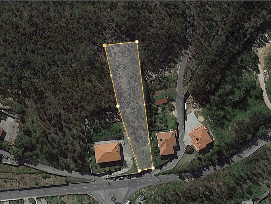 Terreno construção Mujães