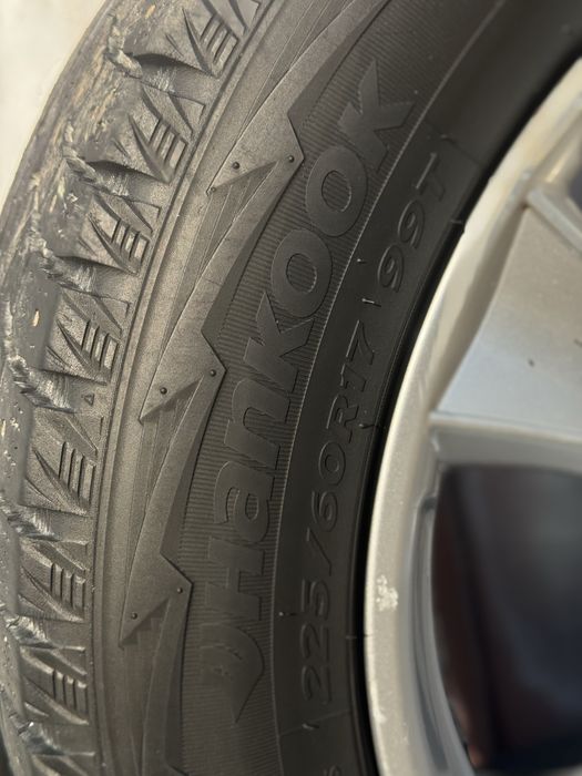 Диски оригинальные R17 5х114.3 / Зимняя резина hankook 225/60 R17