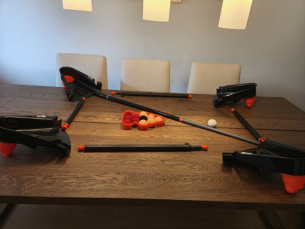 Jogo de bilhar adaptável a uma mesa