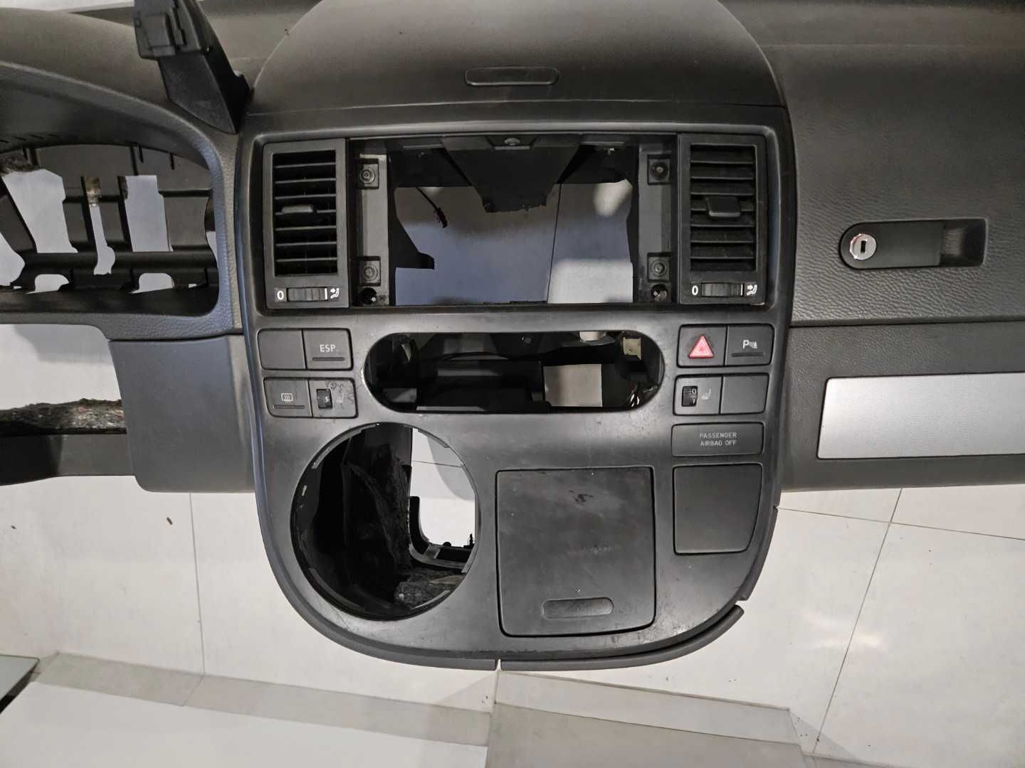 Części Deska rozdzielcza Kokpit VW T5 Multivan