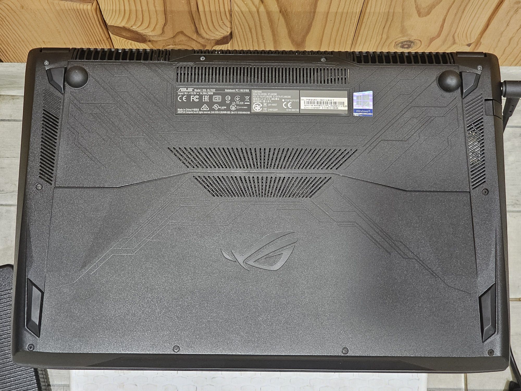 Asus Strix 17.3"/Ryzen 7 8 ядер/RX 580/RAM 16GB/SSD 512GB