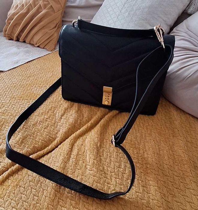 Mala 100% pele com cadeado numérico *NOVA*