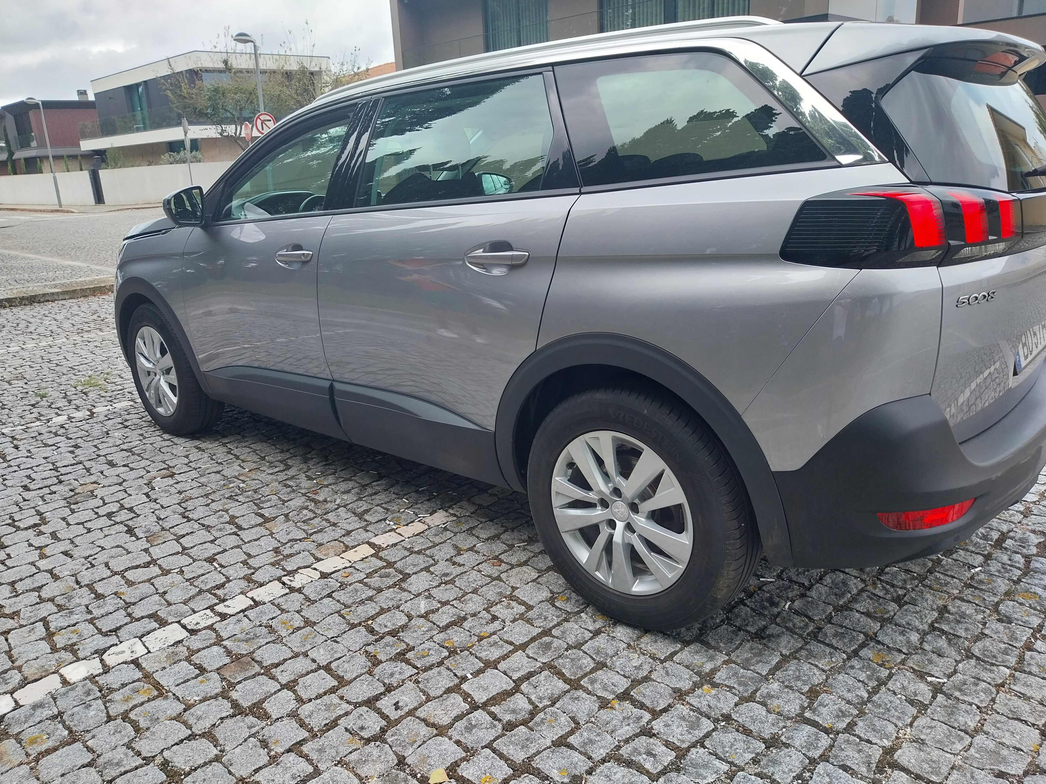 Peugeot 5008 7 Lugares Automático  iva Dedutível