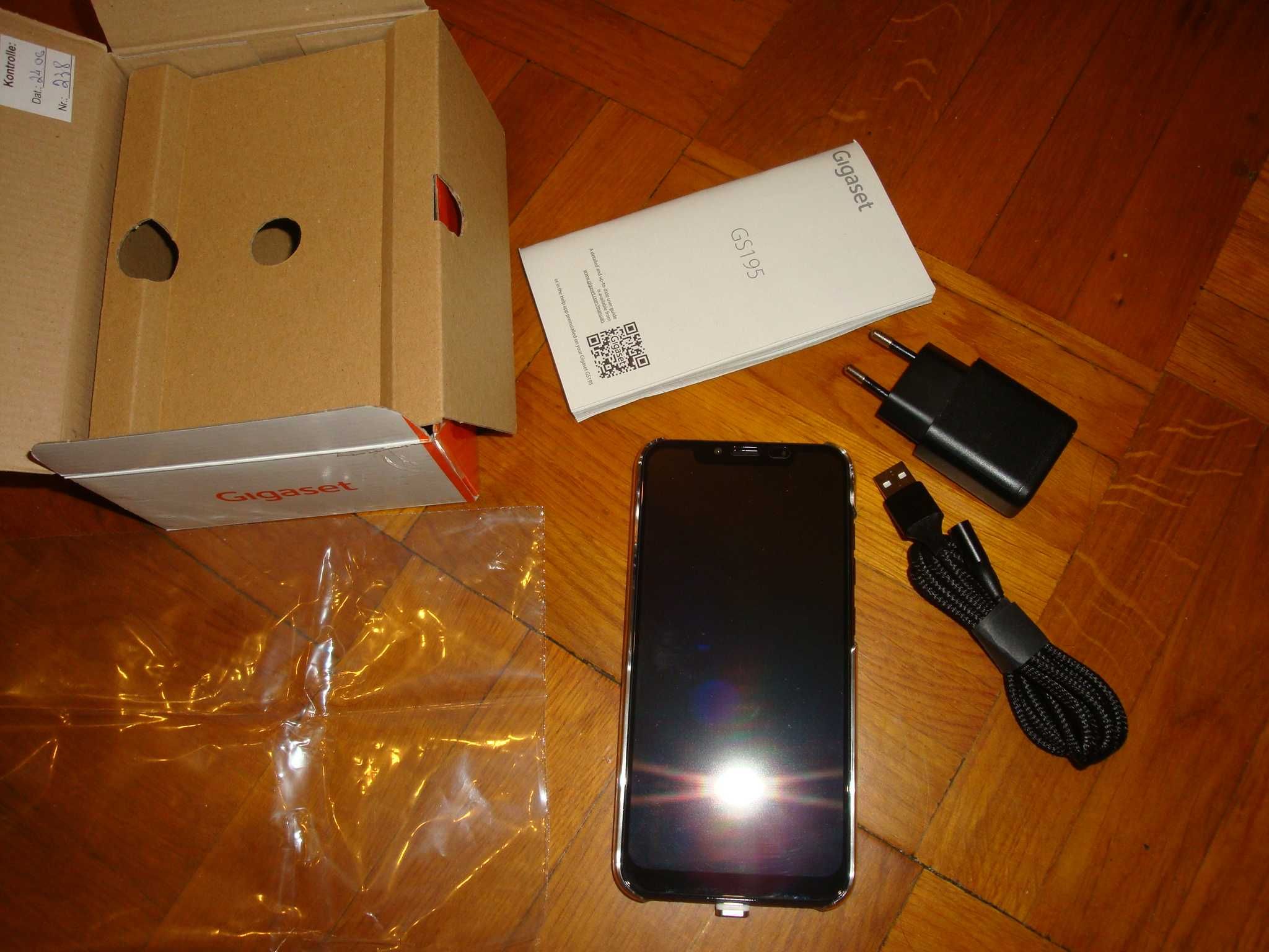 Смартфон GIGASET GS 195 ( SIEMENS ) -две симки , Android 9,0 Pie