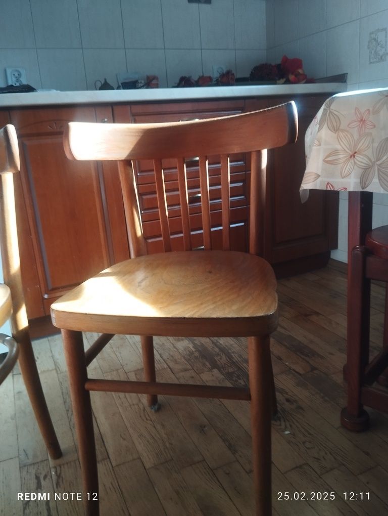 2 Bukowe krzesła gięte THONET Radomsko PRL