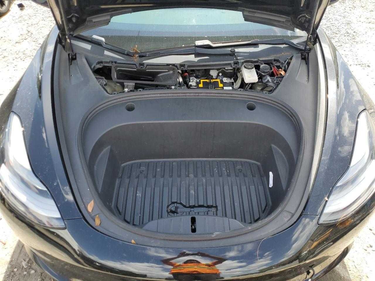 Tesla Model 3, 2021 року • Чорна • Львів