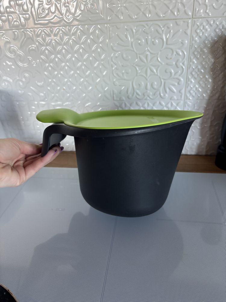 Tupperware neo pomovnik kuchenny pojemnik z pokrywka