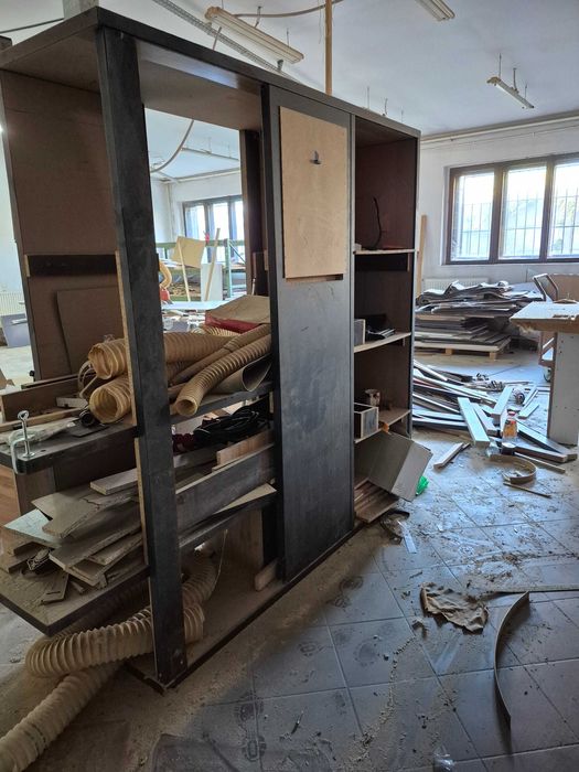 Oddam szafkę dlia narzędzia