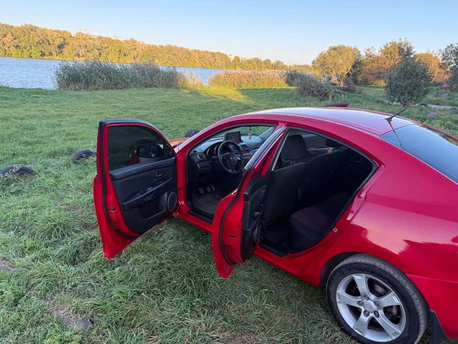 Продам автомобіль Mazda 3