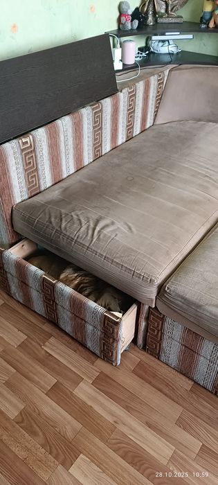 Продам кутовий диван
