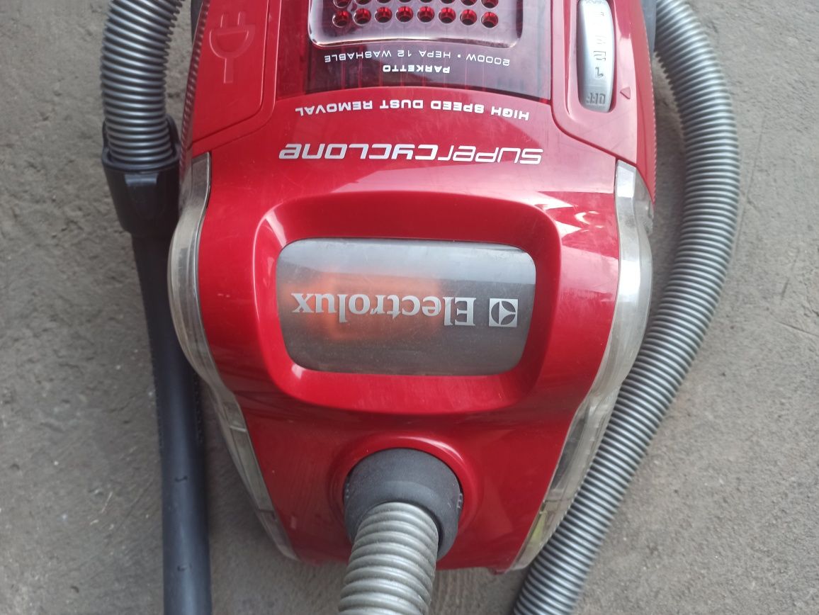 Electrolux super Cyclone 2000w