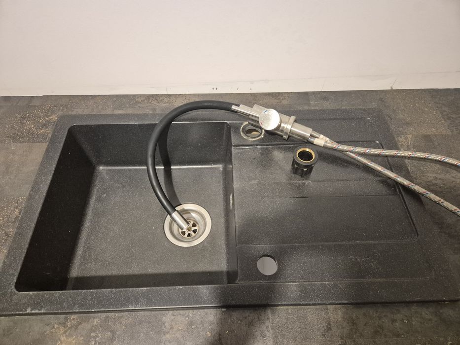 Czarny zlew do kuchni