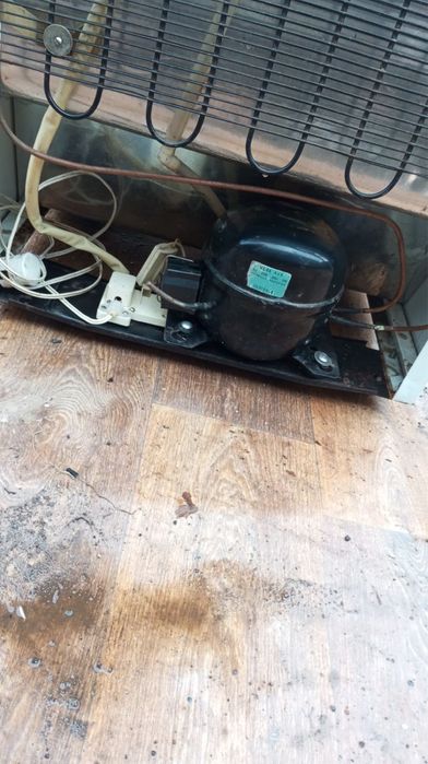 Отличный рабочий холодильник Донбасс