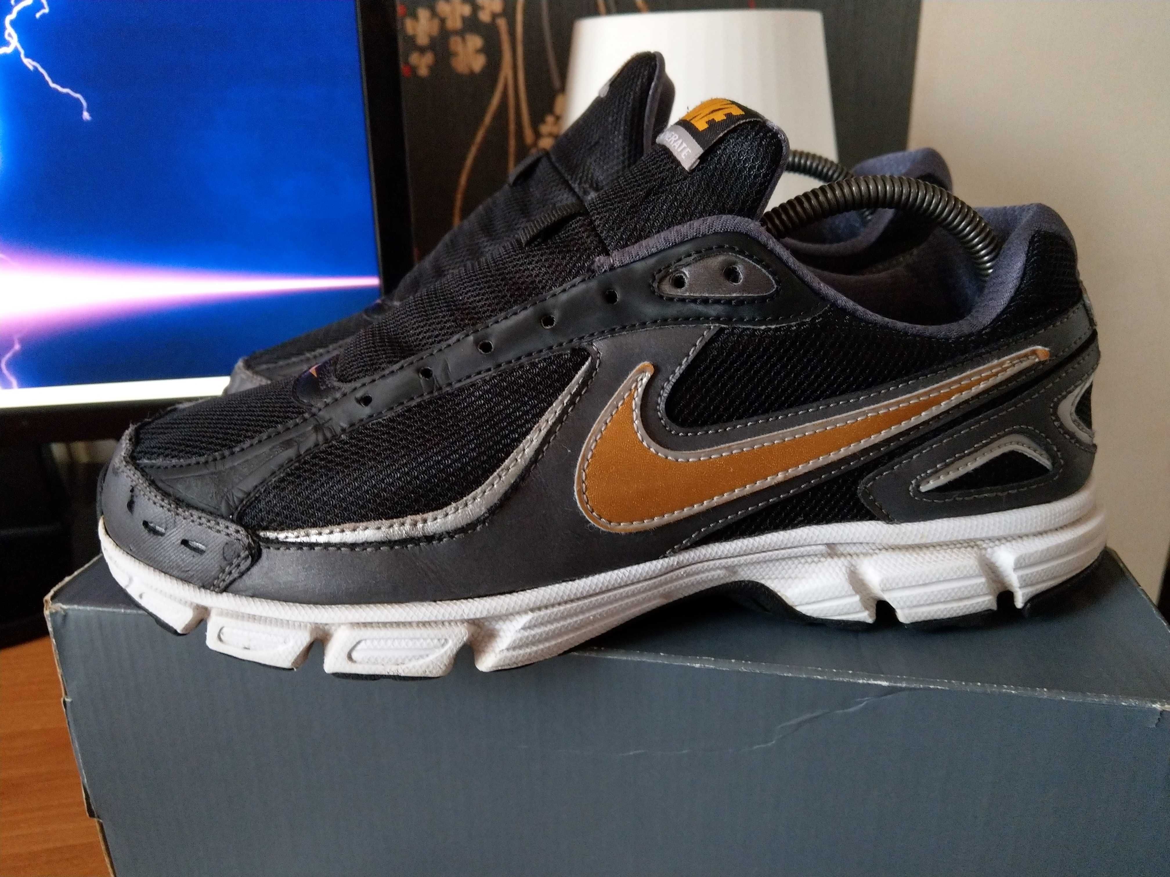 sneakersy Nike incinerate