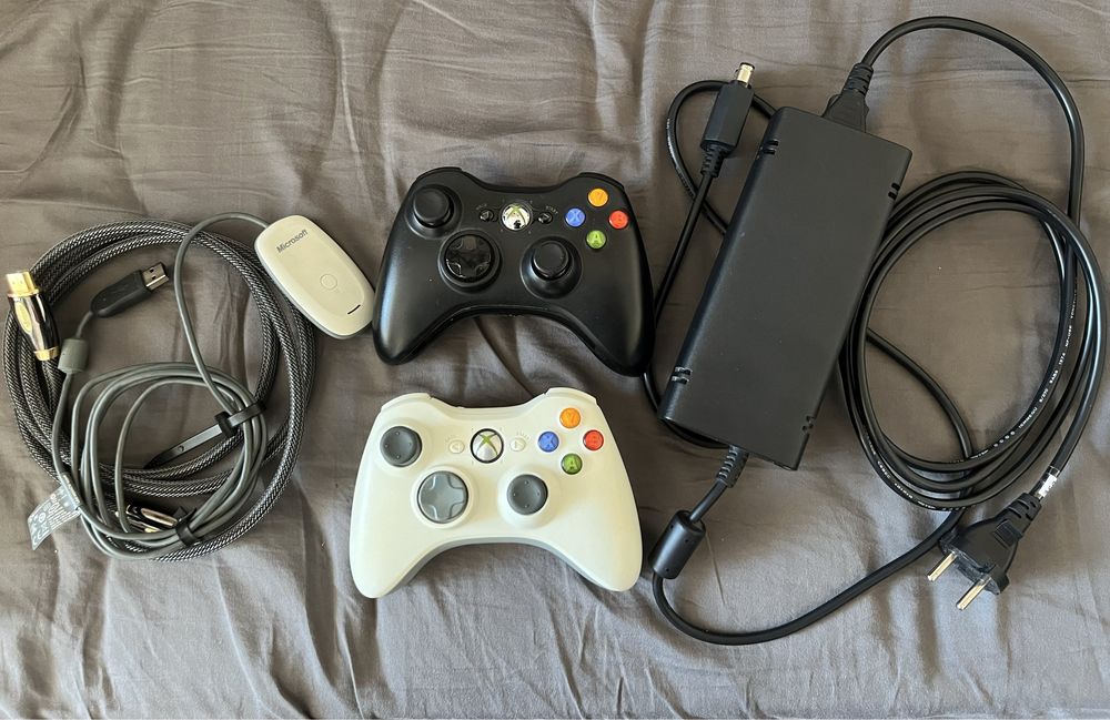 XBOX 360 slim 250GB/2 pady/odbiornik PC/20 gier