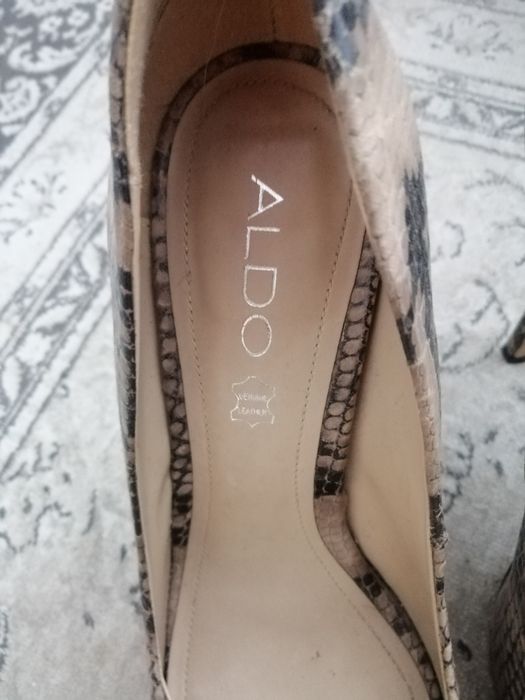 Buty że skóry na szpilce 2 para gratis