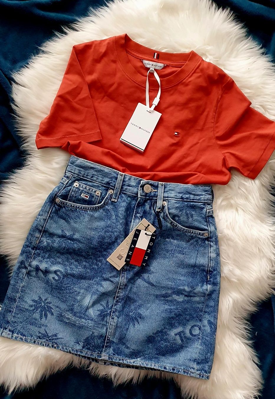 Spódniczka jeansowa Tommy Jeans z wzorem tropikalnym 100% oryginał