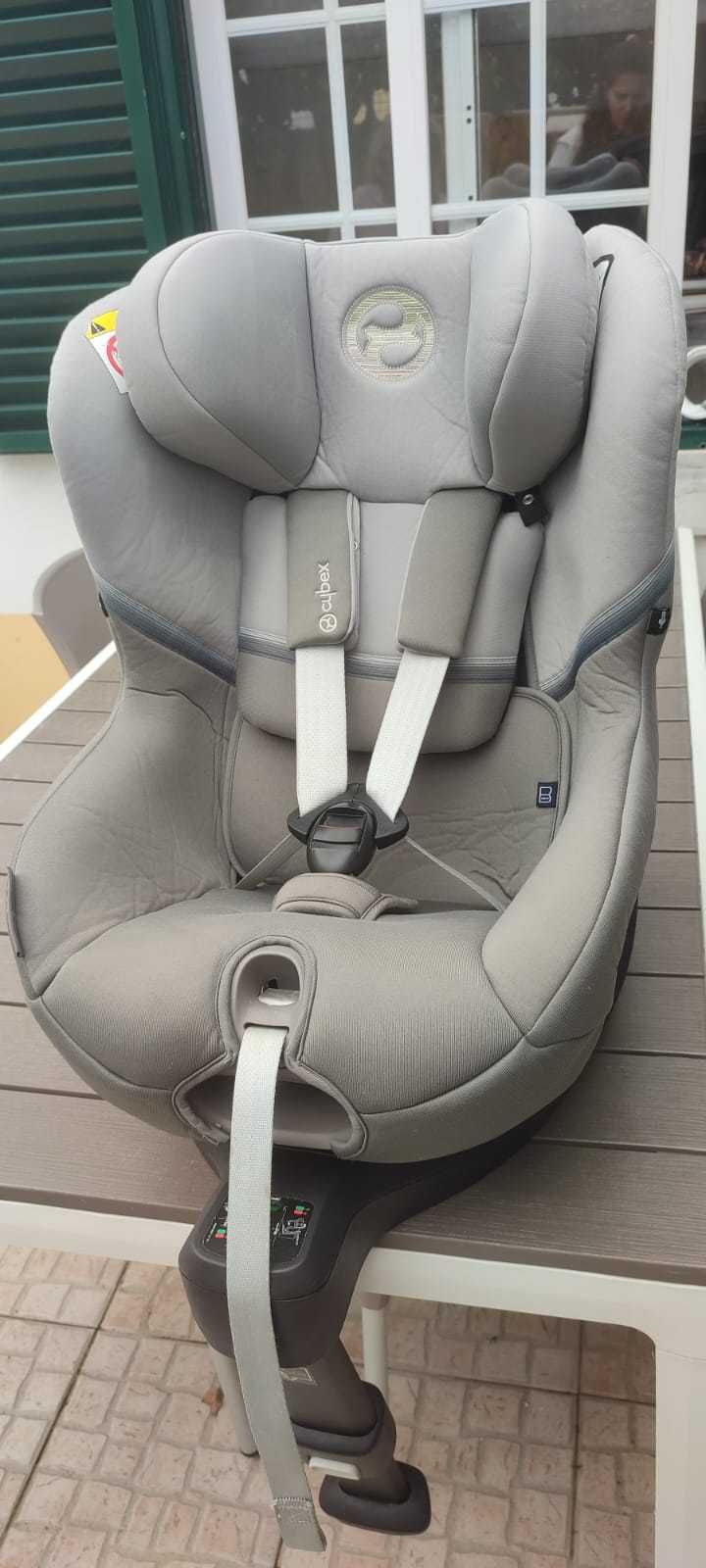 Cadeira rotativa 360° CYBEX Sirona SX2 i-Size