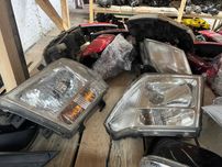 Передня фара navara D40 NISSAN Pathfinder R51 нисан фари передні