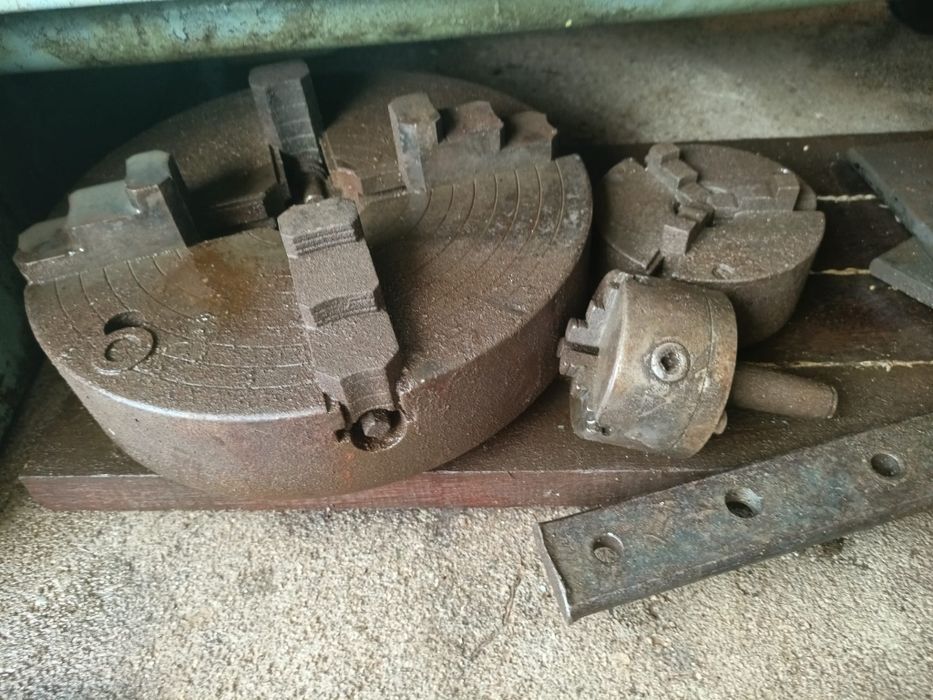 Torno Mecânico TOS – 1,35m Entre Pontas | Industrial, Robusto e Pronto