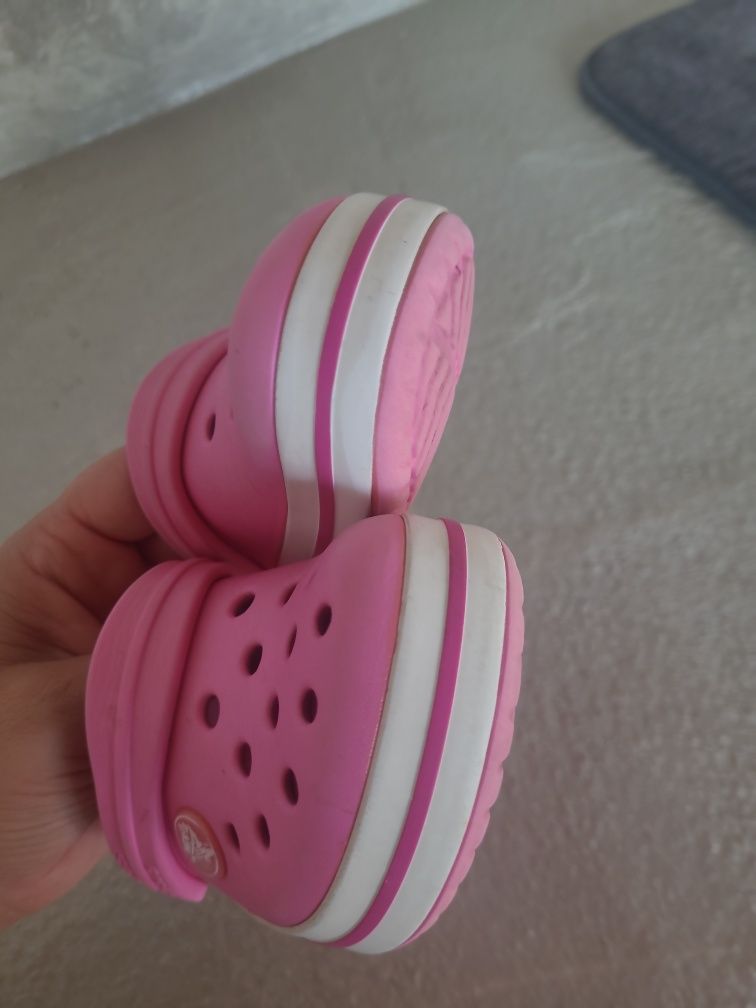 Crocs modelo Crocband originais C8