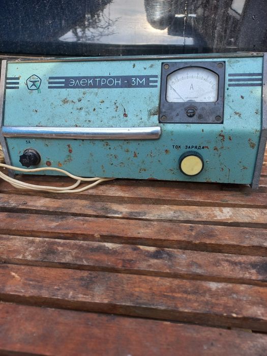 Зарядний пристрій для автомобільних акумуляторів електроніка 3м