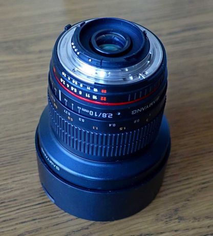 Obiektyw szerokokątny Samyang 10mm f2.8 do lustrzanek Nikon.