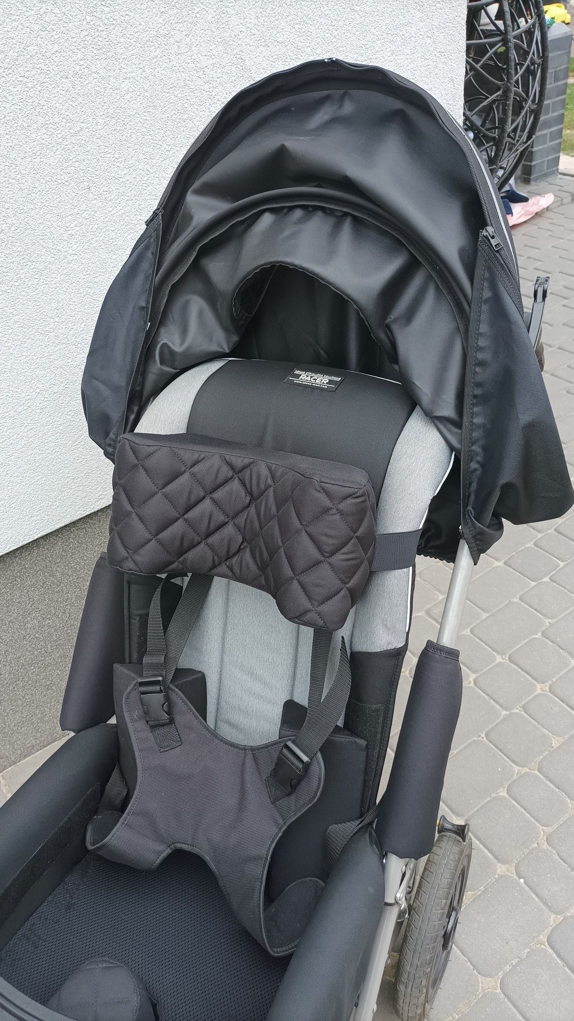 Wózek specjalny inwalidzki