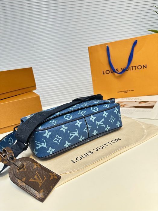 Сумка Louis Vuitton Damier Infini district