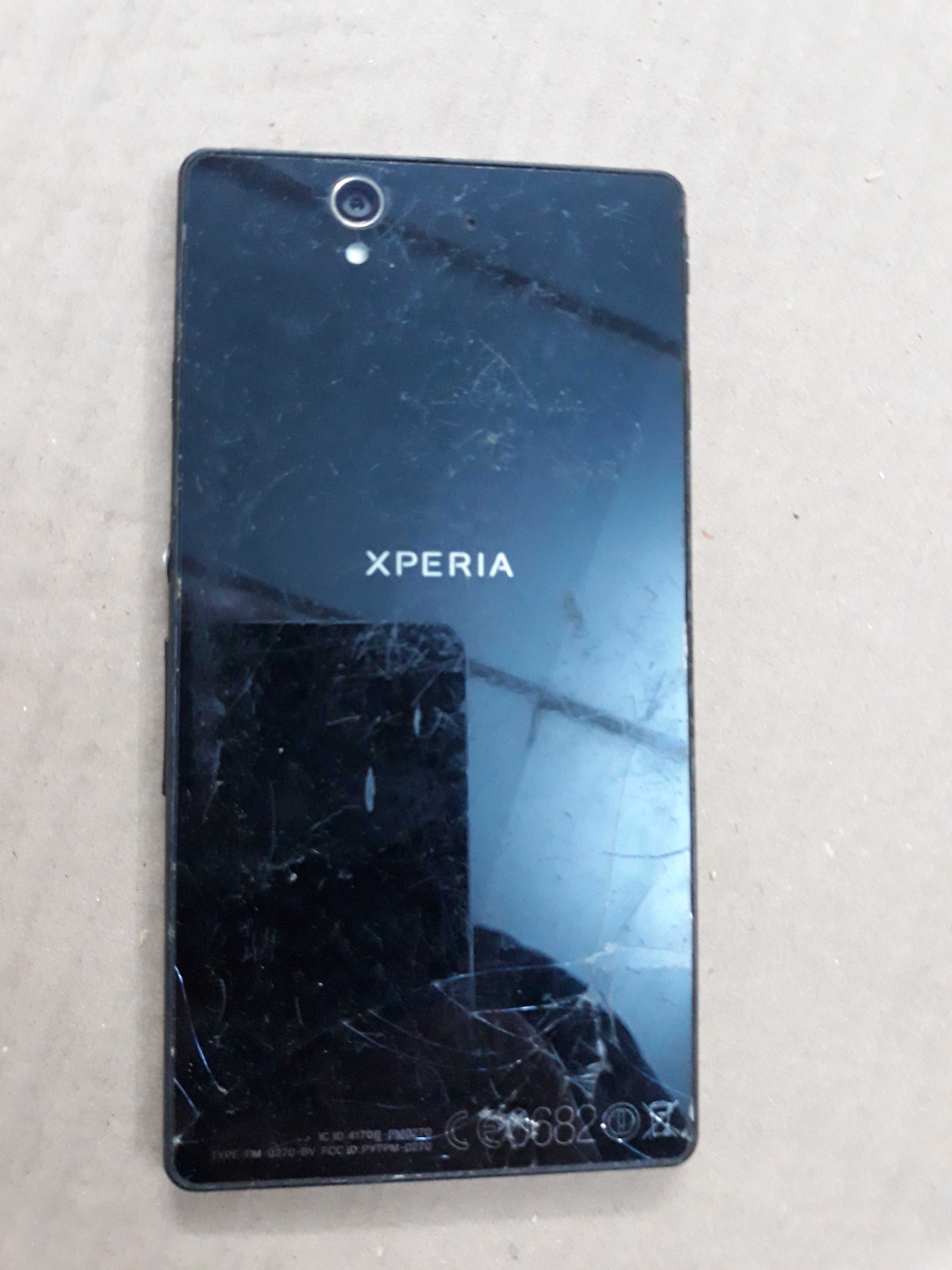 Smartphone Sony XPeria Z, danificado mas a funcionar, e sem carregador