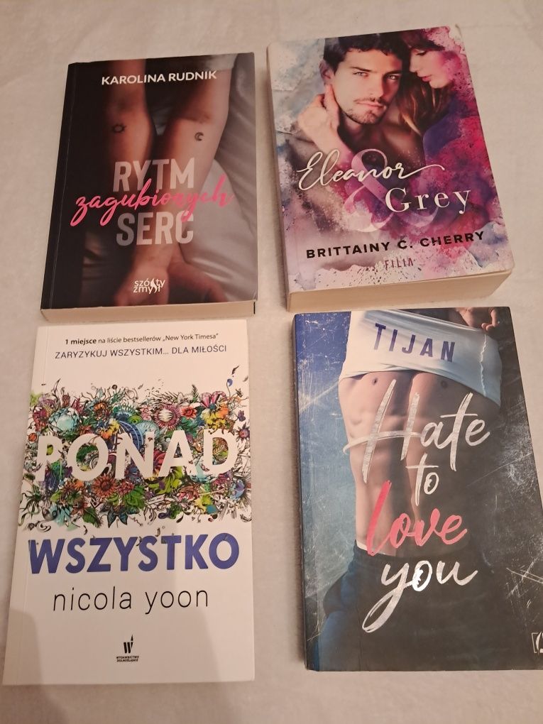 Książki młodzieżowe, 13 sztuk