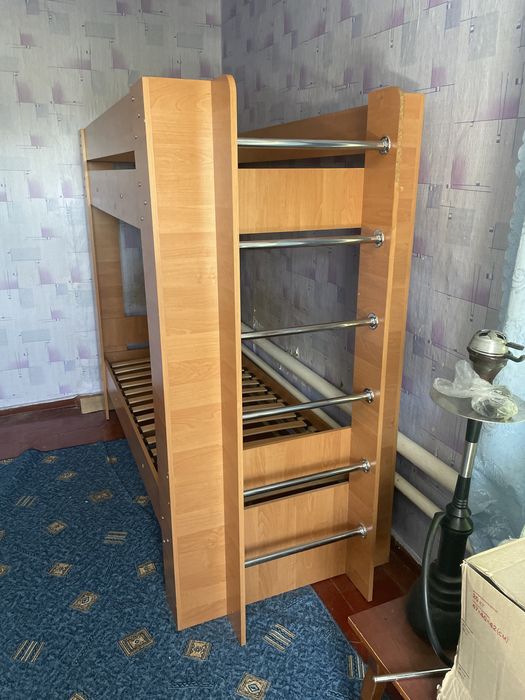 кровать двухъярусная