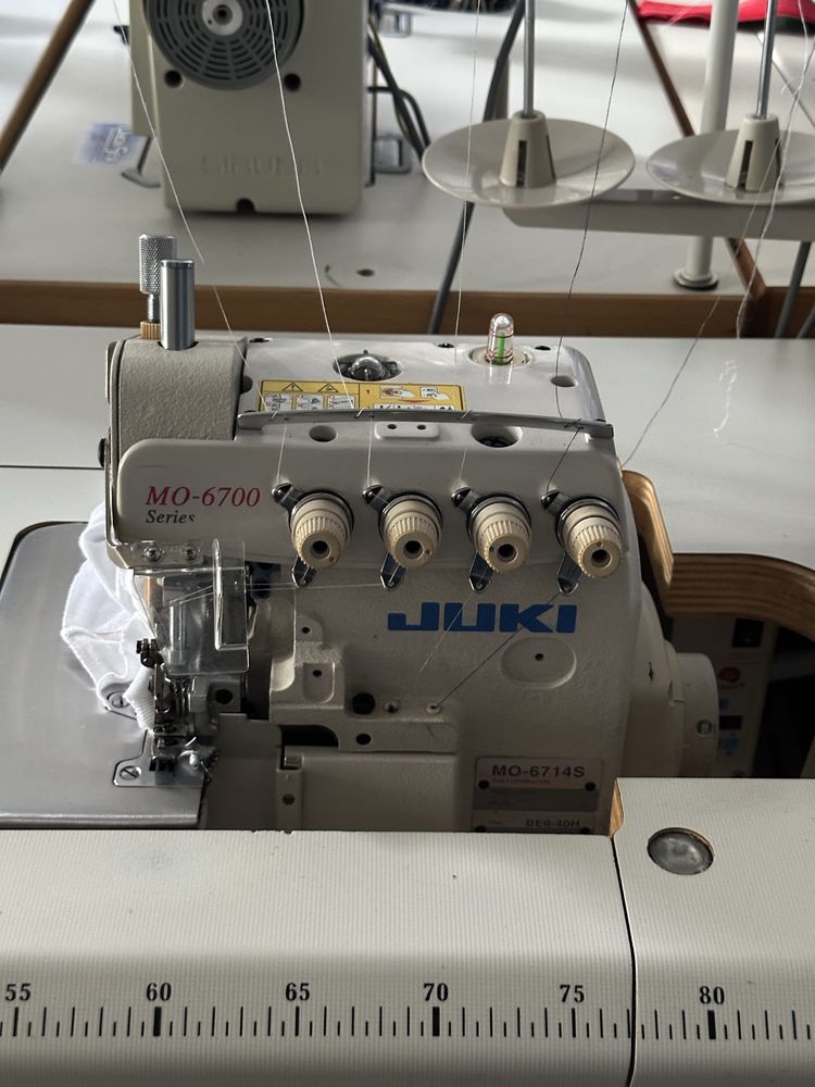 Overlock 4 nitkowy Juki MO-6714S servo 230v idealny stan