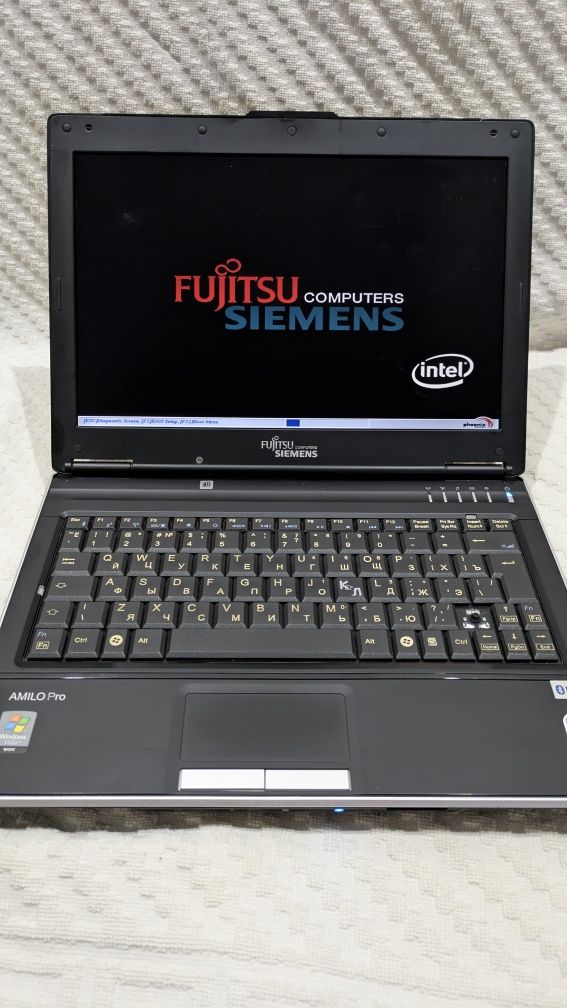 Ноутбук Siemens Fujitsu.