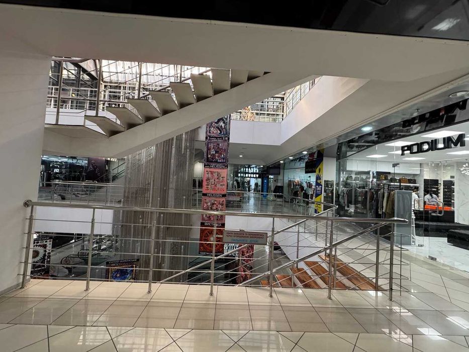 ТЦ Олімпійський 61,3 м.кв комерційне призначення