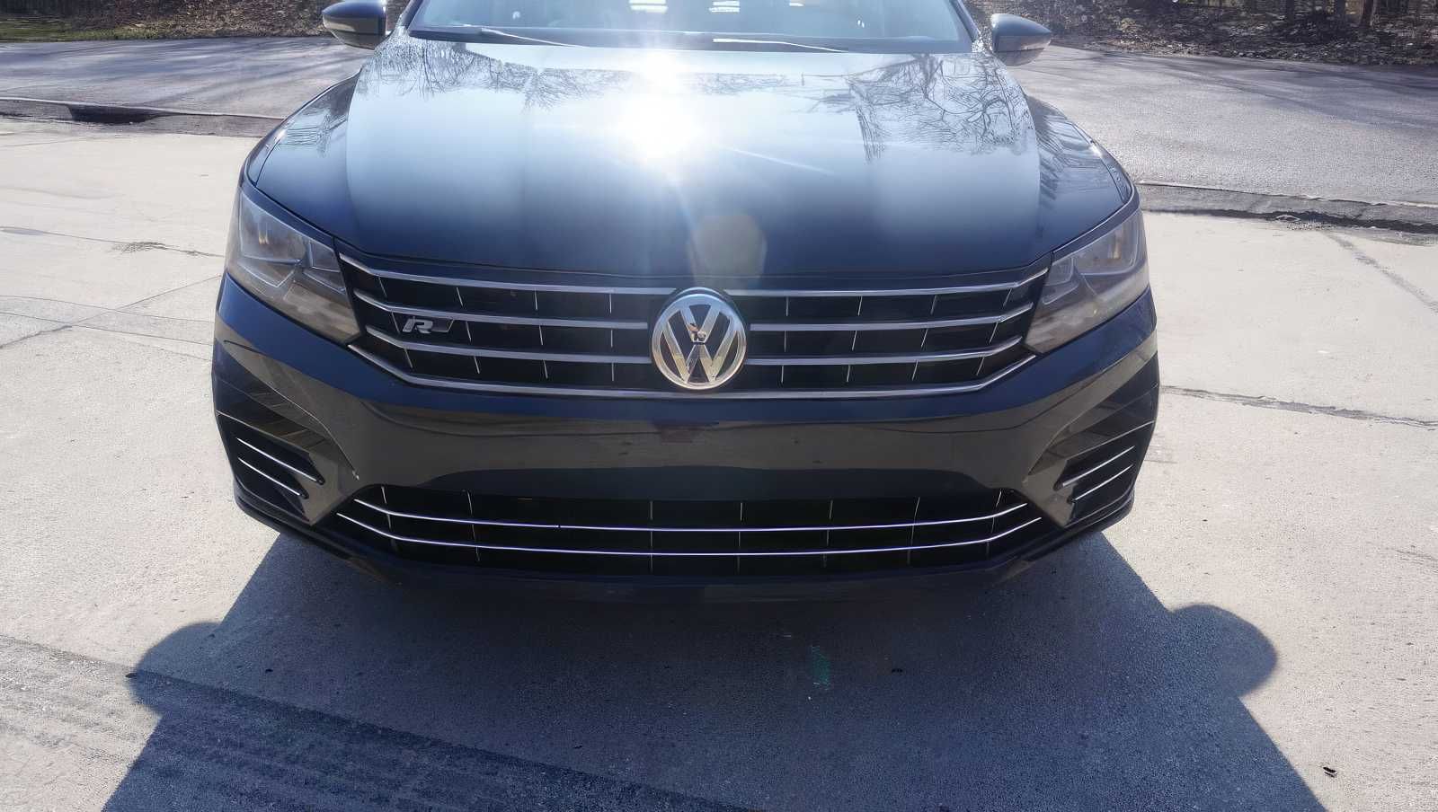 2018 Volkswagen Passat R-Line