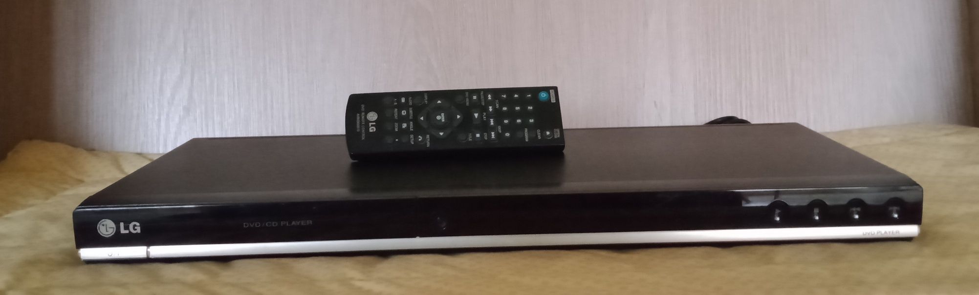 Продам DVD player LG