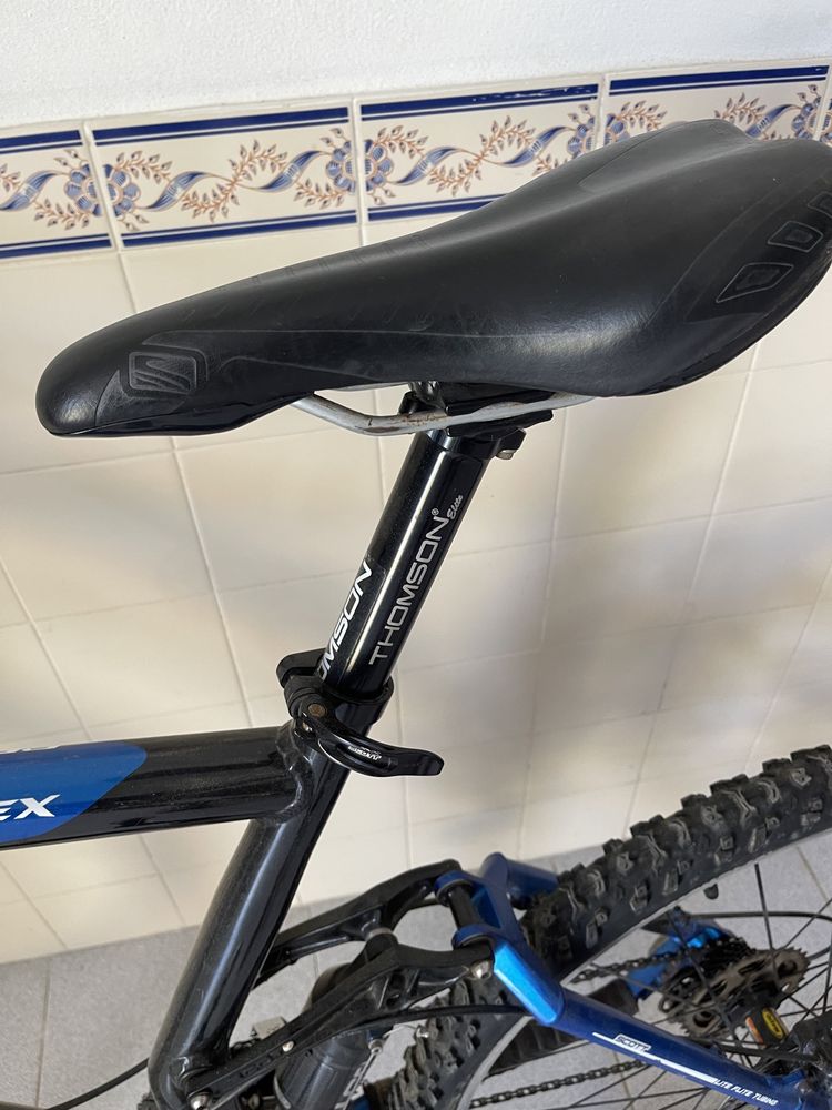Bicicleta Scott FX35 Reflex c/ suspensão FOX