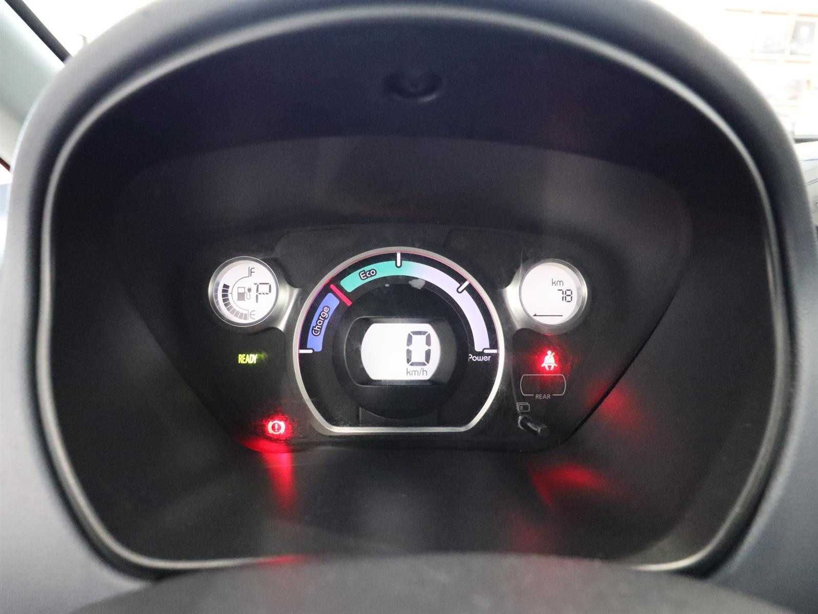 Peugeot iOn 2015, 2 комплекти коліс з дисками, один власник
