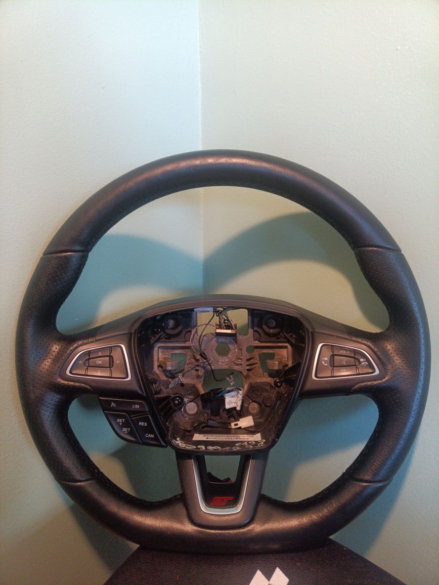 Kierownica Ford Focus MK3 ST podgrzewana z tempomatem/Kuga/C-Max