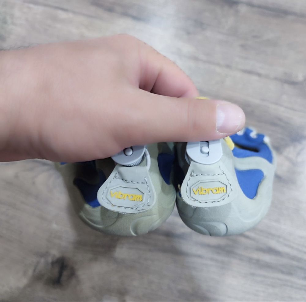 Vibram Fivefingers 40 р