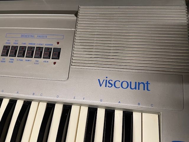 Órgão Viscount com várias funções para diferentes instrumentos