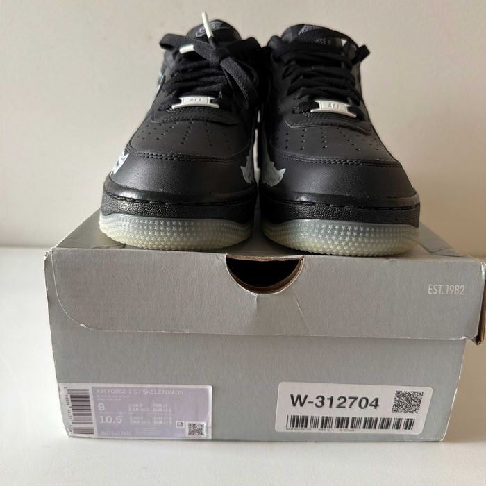 Nike Air Force 1 Low
Black Skeleton Halloween (2019) 42.5