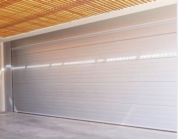 Portão de Garagem com Motor – 6.15 m – Apenas 199€!