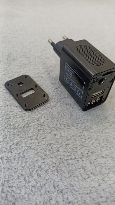 Блочок зарядка з камерою