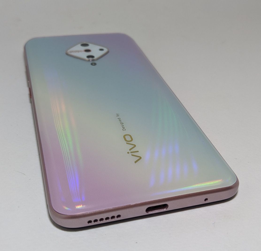 Vivo v17 8+4/128gb