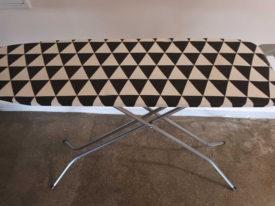 Deska do prasowania z uchwytem na żelazko. 5 ustawień wysokości 30zł