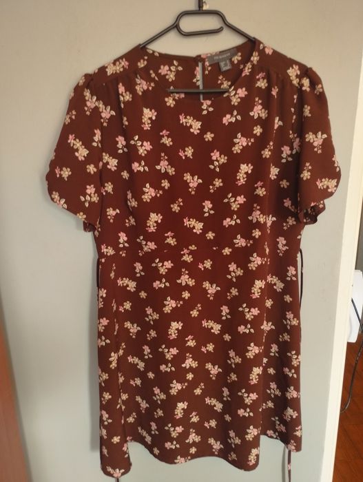 Brązowa czekoladowa rozkloszowana sukienka kwiaty kwiatki Primark 44