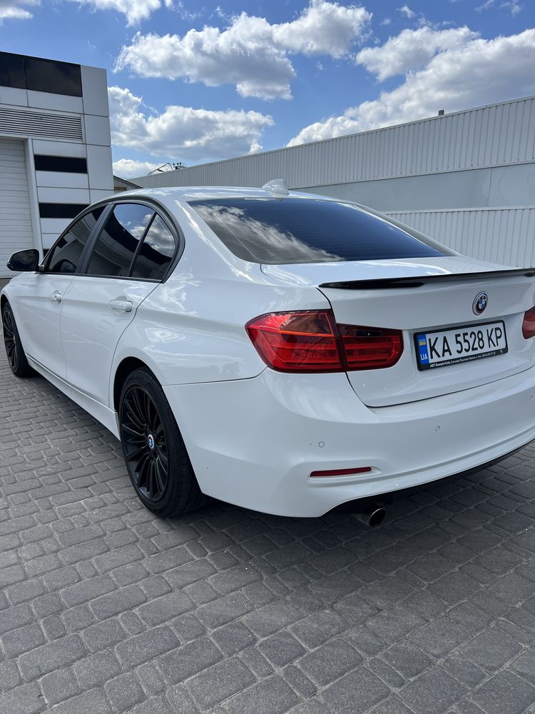 Bmw f30 Офіційна