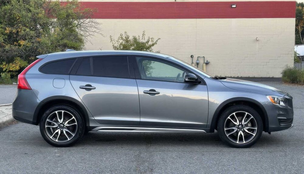 Volvo V60 Cross Country      2016